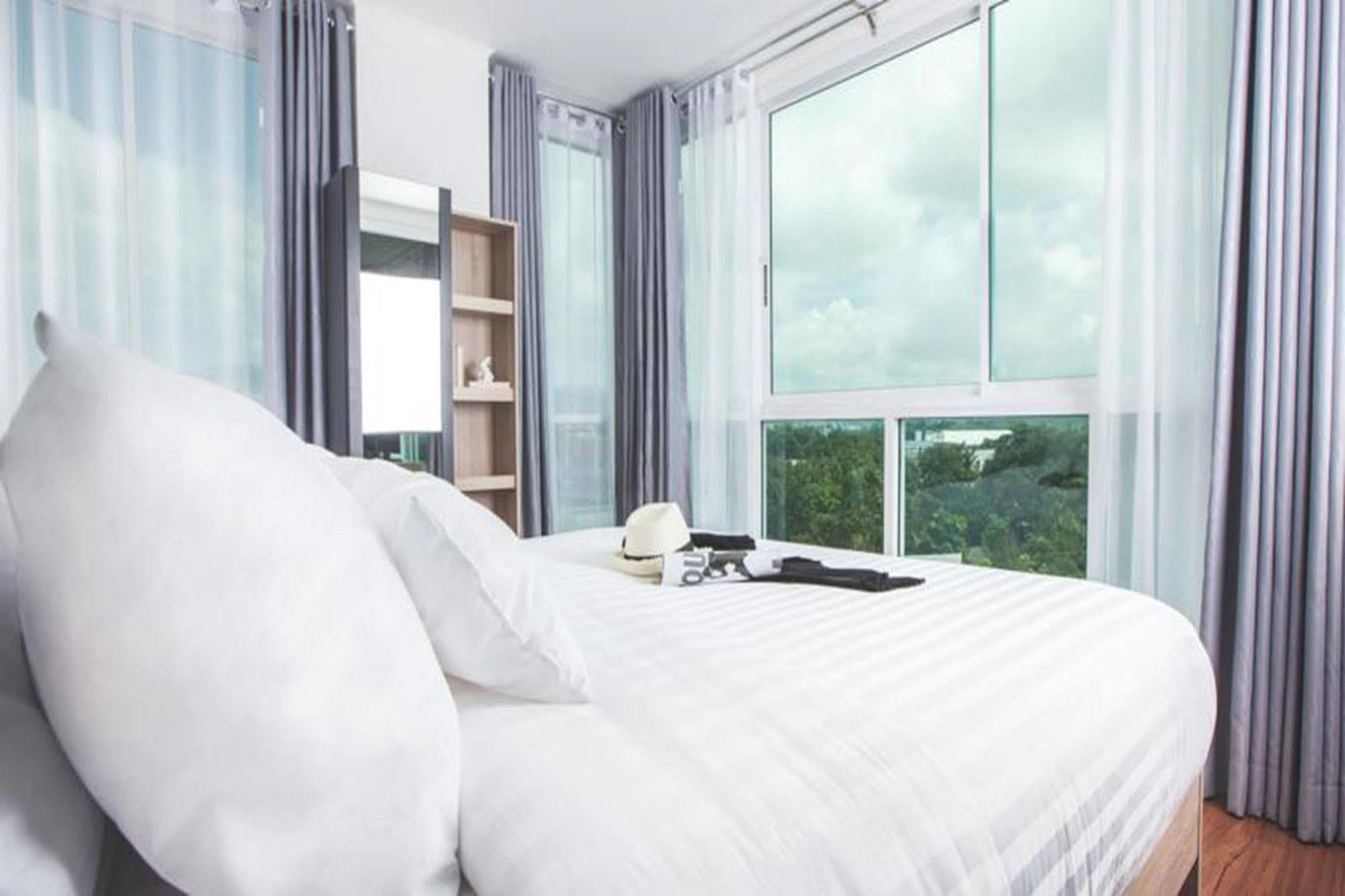 The Wide Condotel - Phuket Extérieur photo