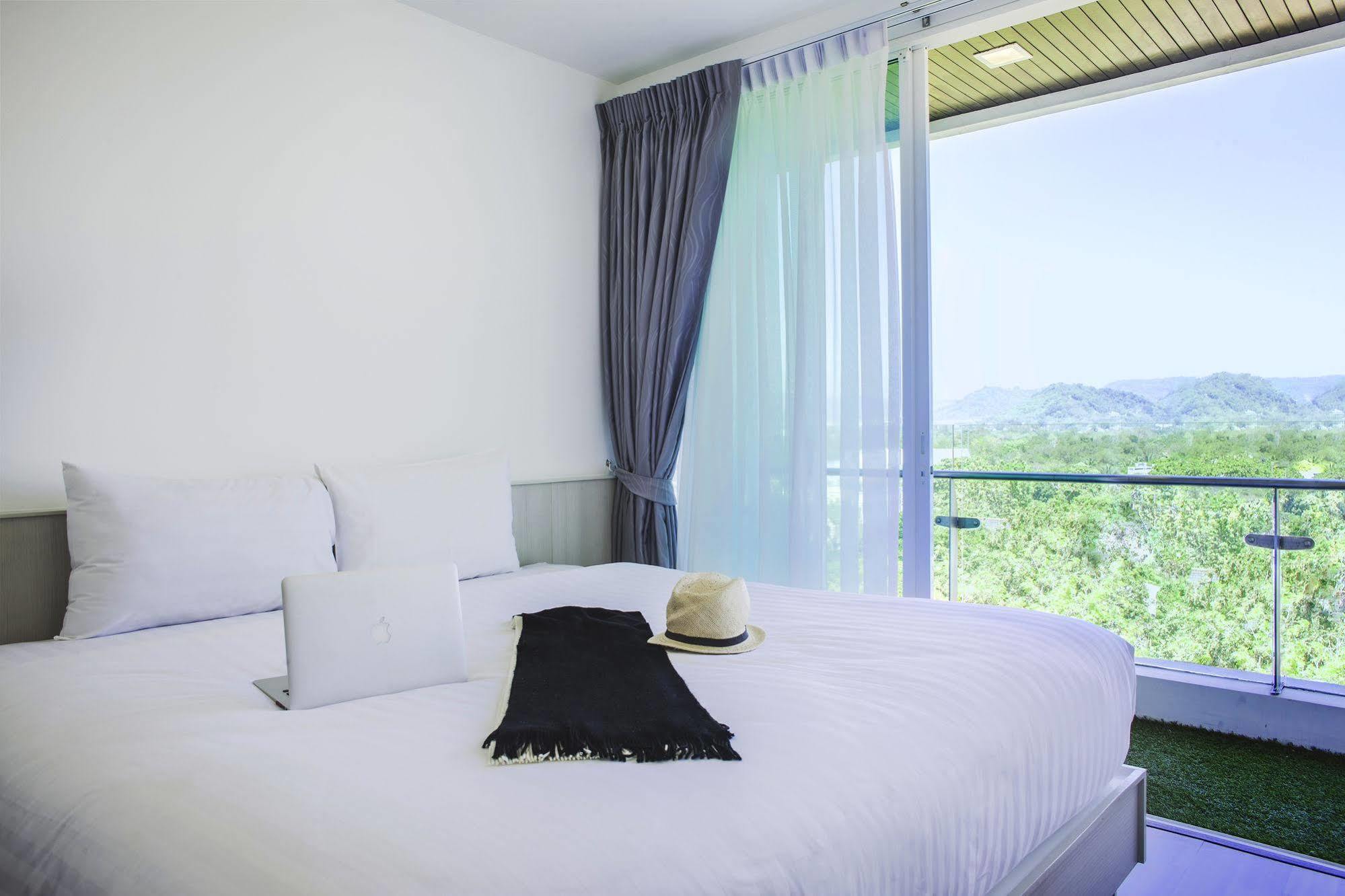 The Wide Condotel - Phuket Extérieur photo